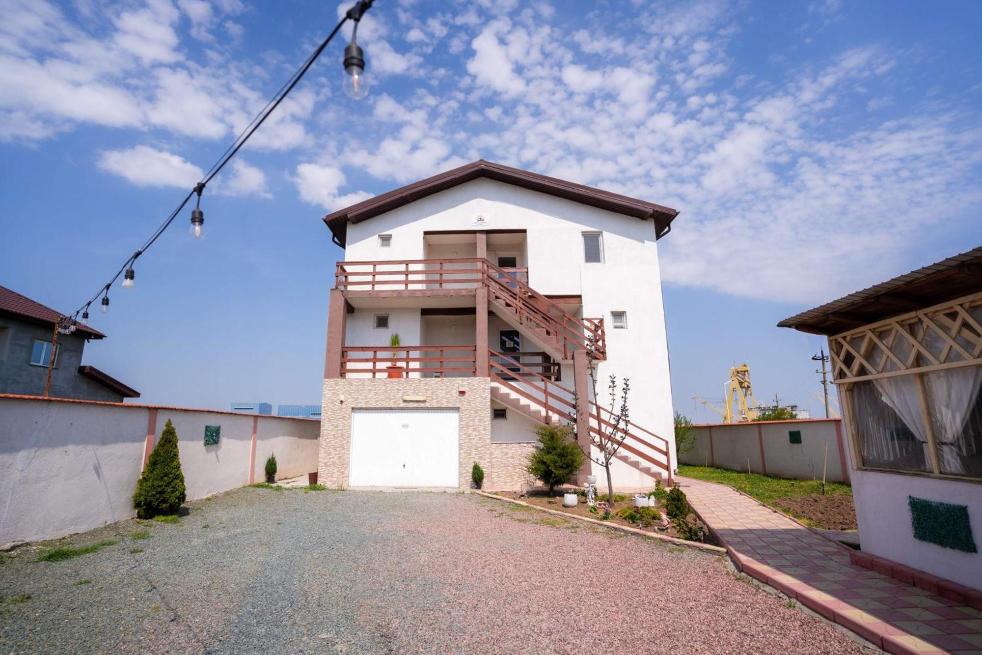 Casa Irina 2Mai 호텔 Două Mai 외부 사진