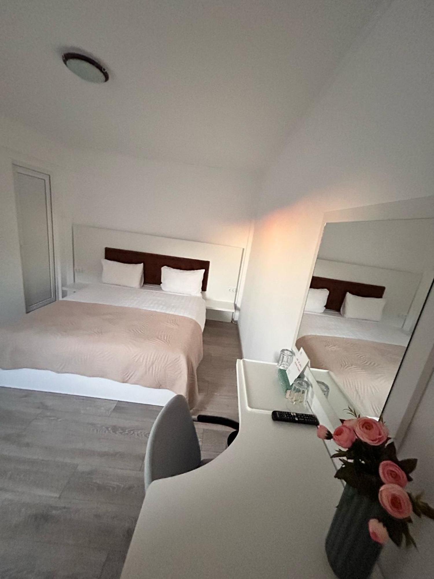 Casa Irina 2Mai 호텔 Două Mai 외부 사진