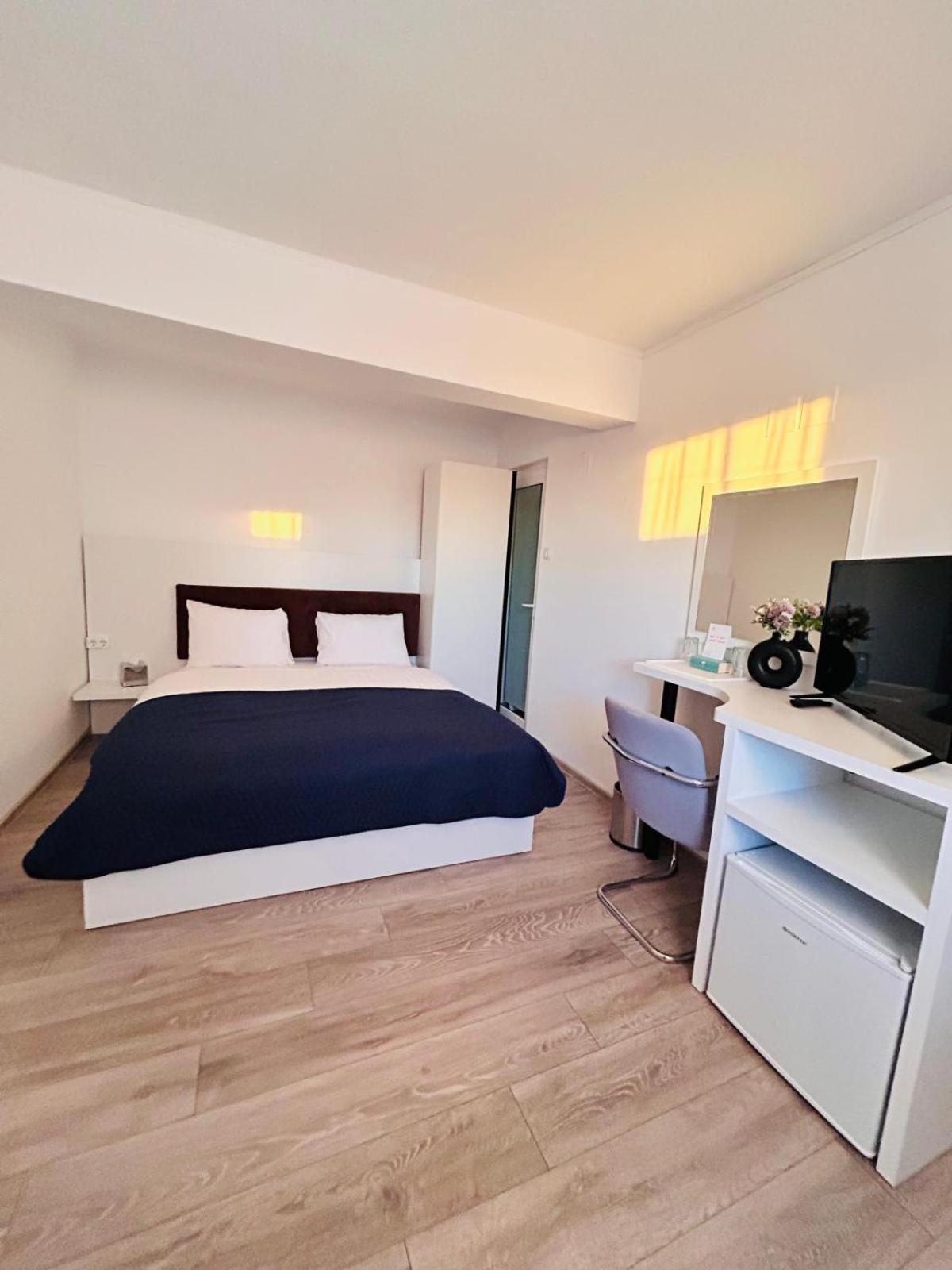 Casa Irina 2Mai 호텔 Două Mai 외부 사진